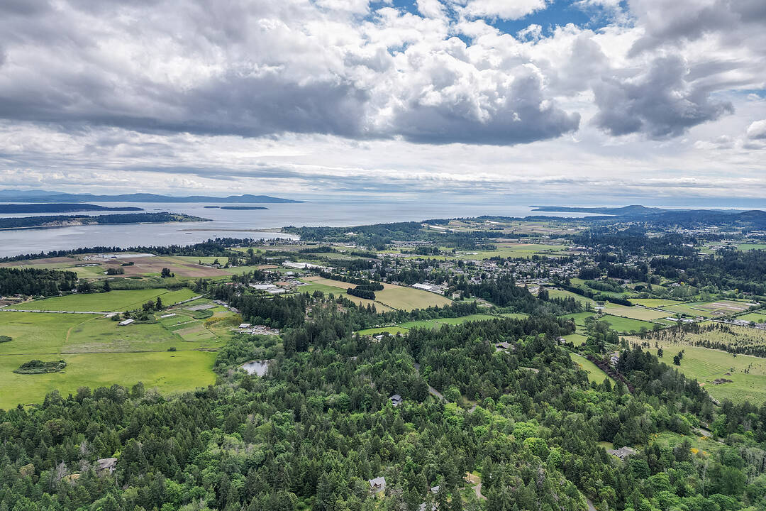 8278 Thomson Place, Central Saanich, British Columbia