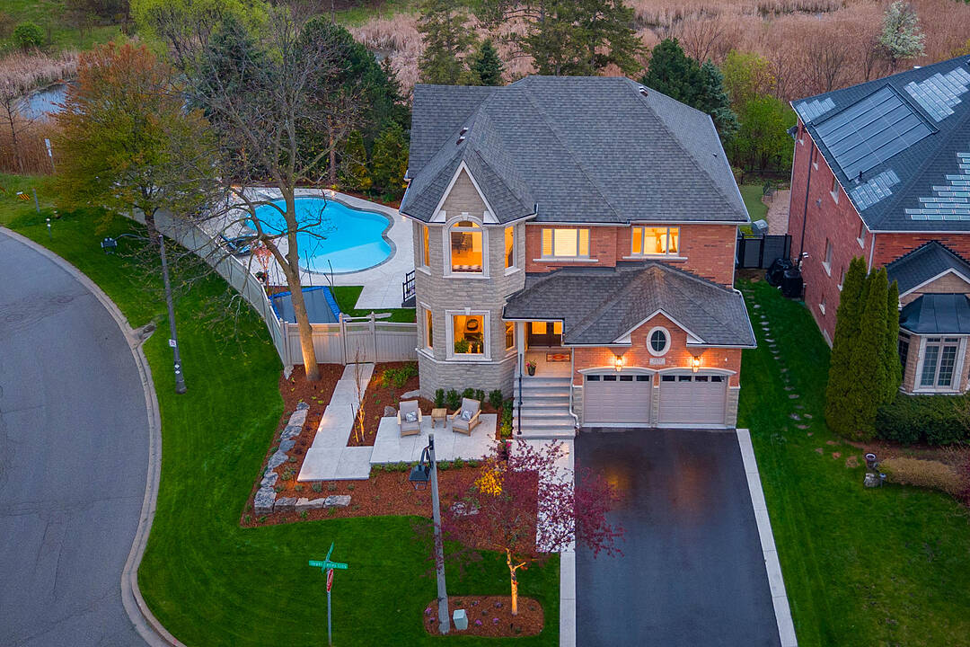 2432 Upper Valley Cres, Oakville, Ontario