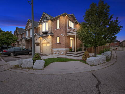 745 Farmstead Dr #21, Milton