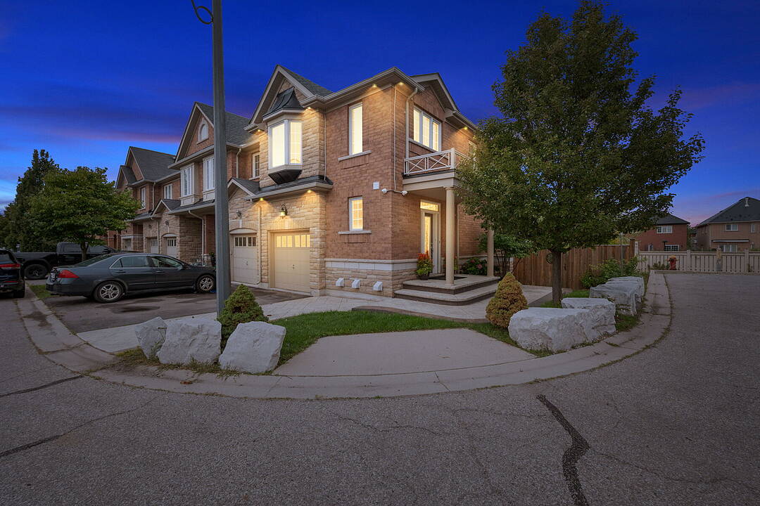 745 Farmstead Dr #21, Milton, Ontario