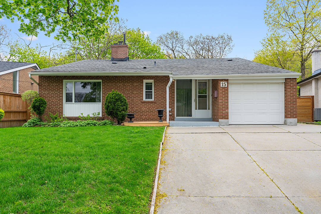 15 Saxony Cres, Toronto, Ontario