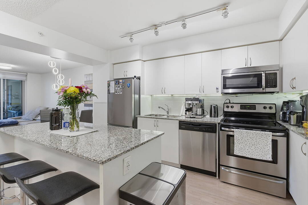 800 Lawrence Ave W #304, Toronto, Ontario
