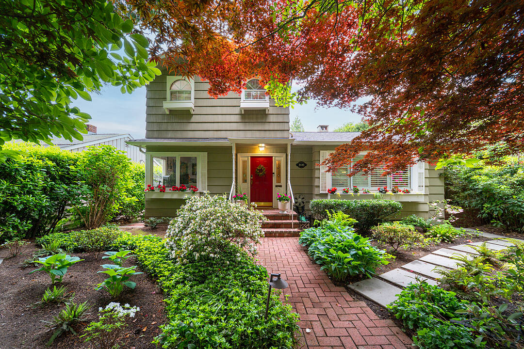 1030 Mathers Avenue, West Vancouver, British Columbia