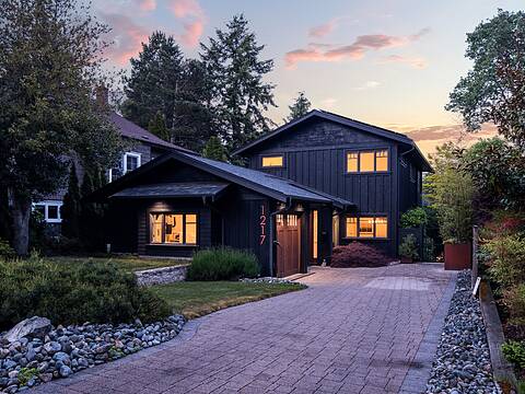 1217 Hewlett Place, Oak Bay