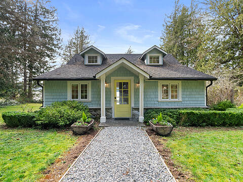 6129 Sechelt Inlet Road, Sechelt