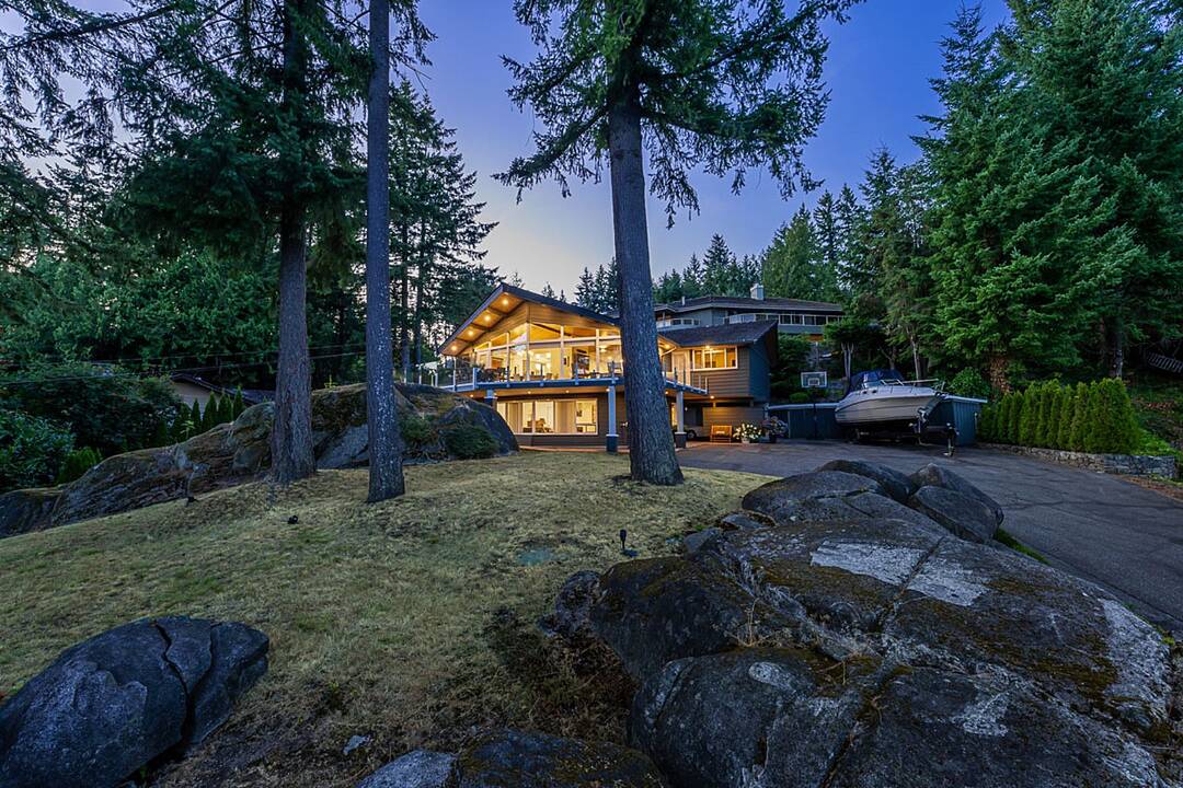 4375 Woodcrest Road, West Vancouver, British Columbia