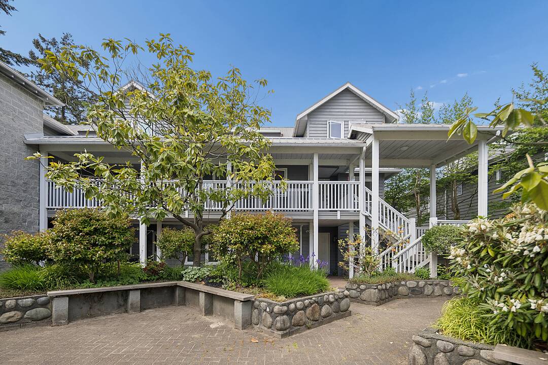 1518 Bowser Avenue #207, North Vancouver, British Columbia