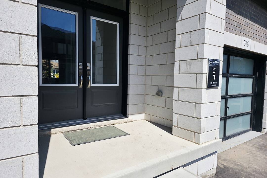 516 Markay Common, Burlington, Ontario