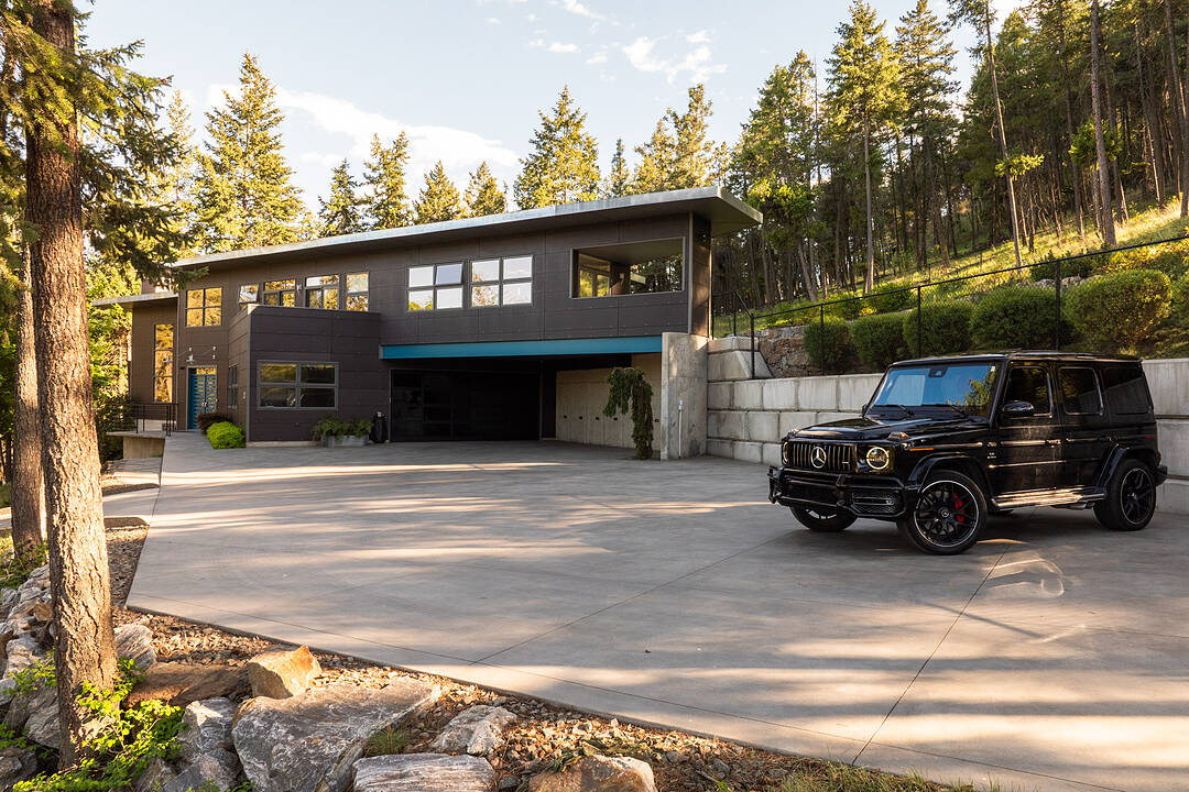 324 Clifton Road, Kelowna, British Columbia