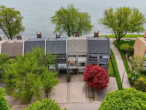 2066 Water's Edge Dr, Oakville