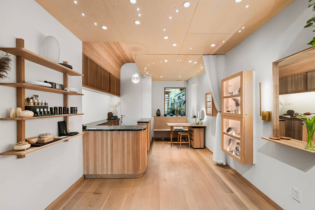 919 Queen St W, Toronto, Ontario