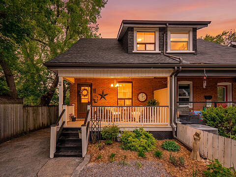 2 Winston Ave, Toronto