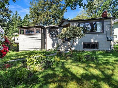 3580 Doncaster Drive, Saanich