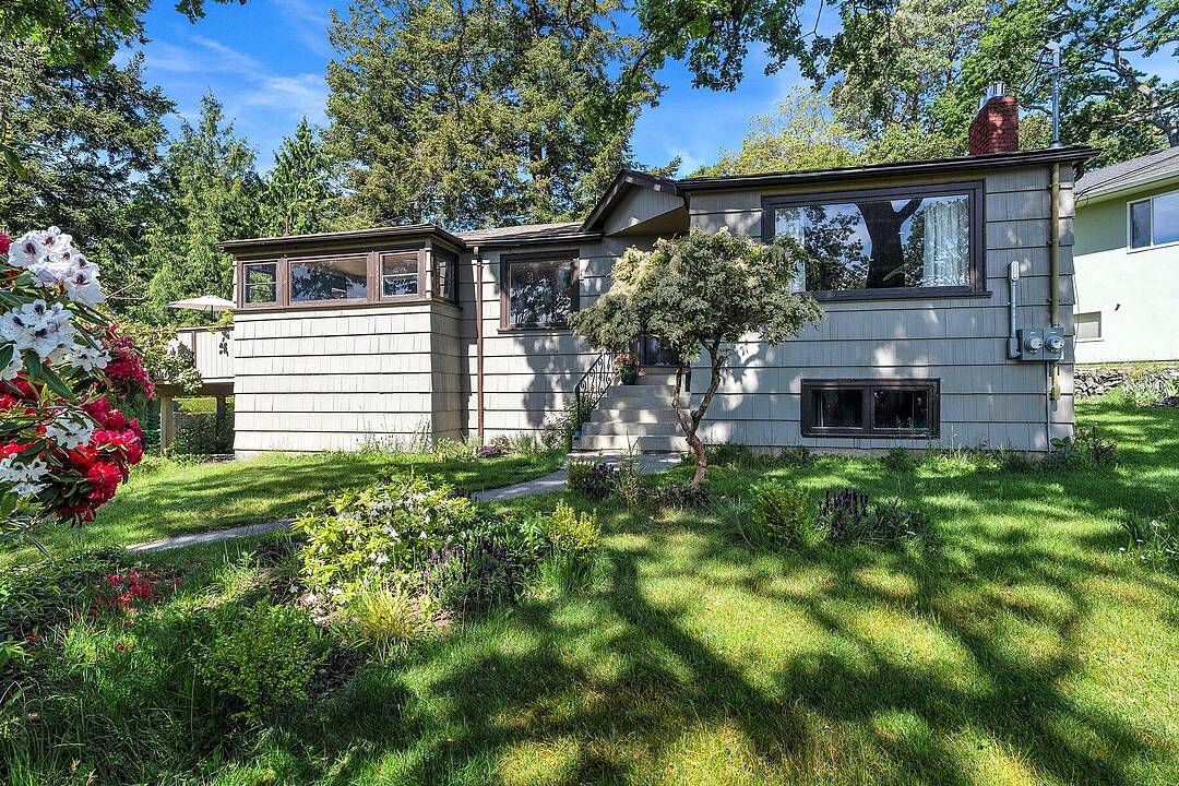3580 Doncaster Drive, Saanich, British Columbia