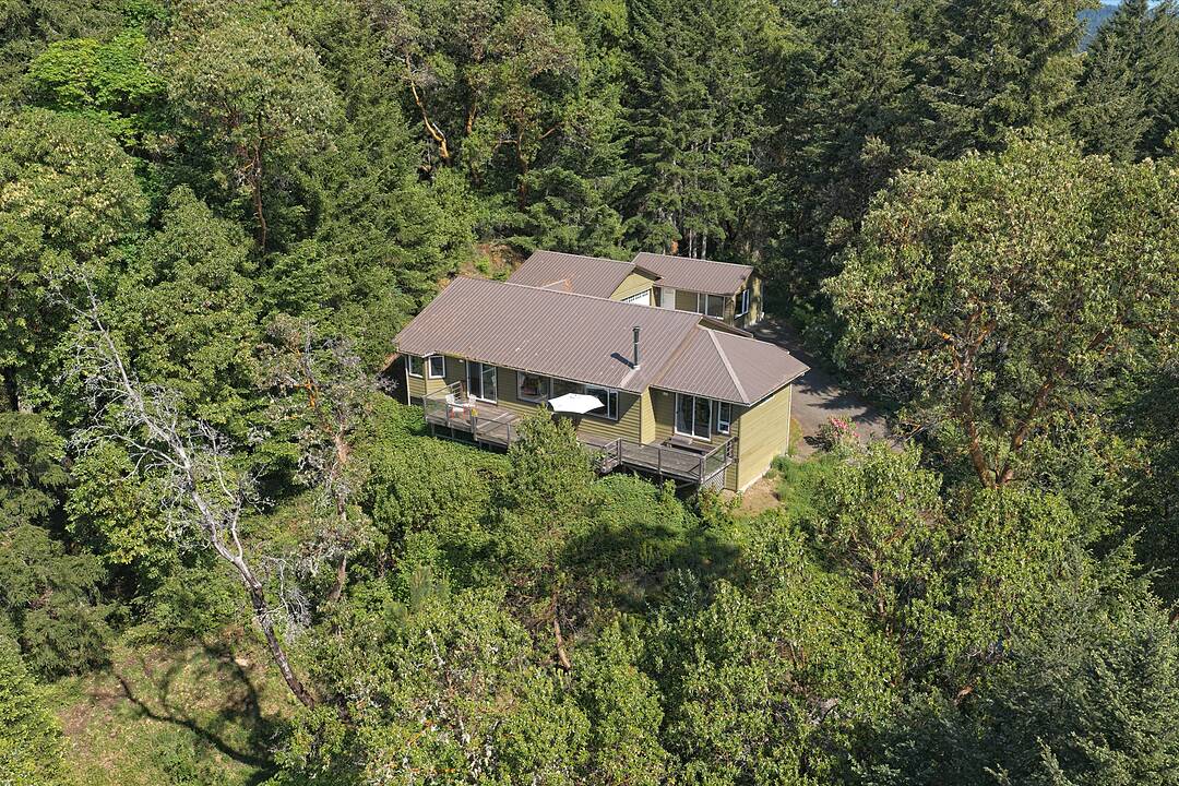 260 Old Divide Road, Salt Spring, British Columbia