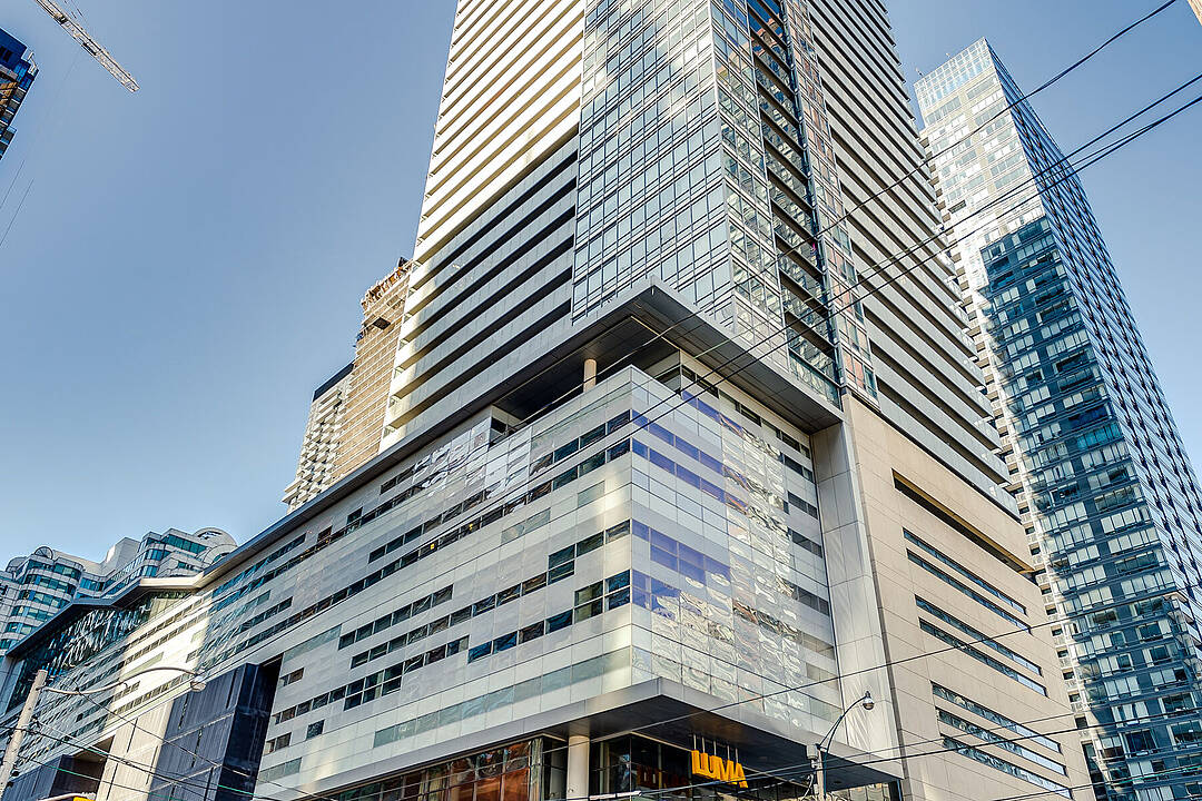 21 Widmer St #2410, Toronto, Ontario
