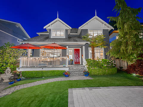 1075 Esplanade Avenue, West Vancouver