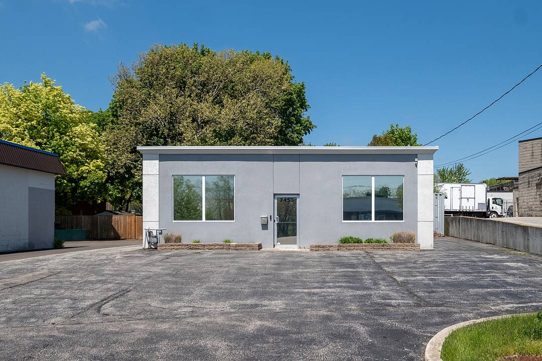 2455 Industrial St, Burlington, Ontario