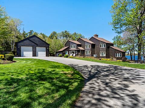 59 Cochrane Point Road, Enfield