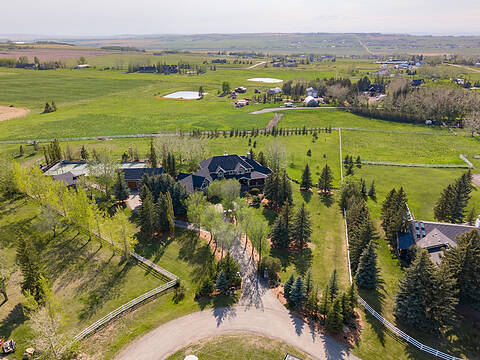 402041 28 Street E, Rural Foothills County