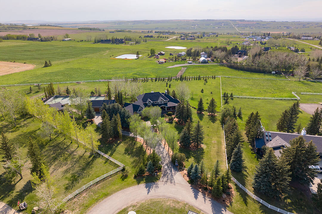 402041 28 Street E, Rural Foothills County, Alberta