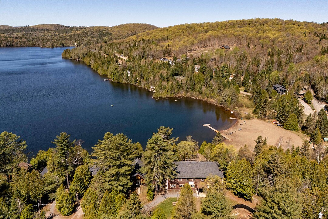 1593 Ch. des Pins, Sainte-Lucie-des-Laurentides, Québec