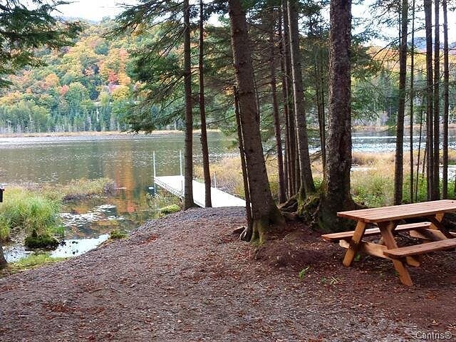 Ch. de l'Hémisphère-Nord, Val-des-Lacs, Québec