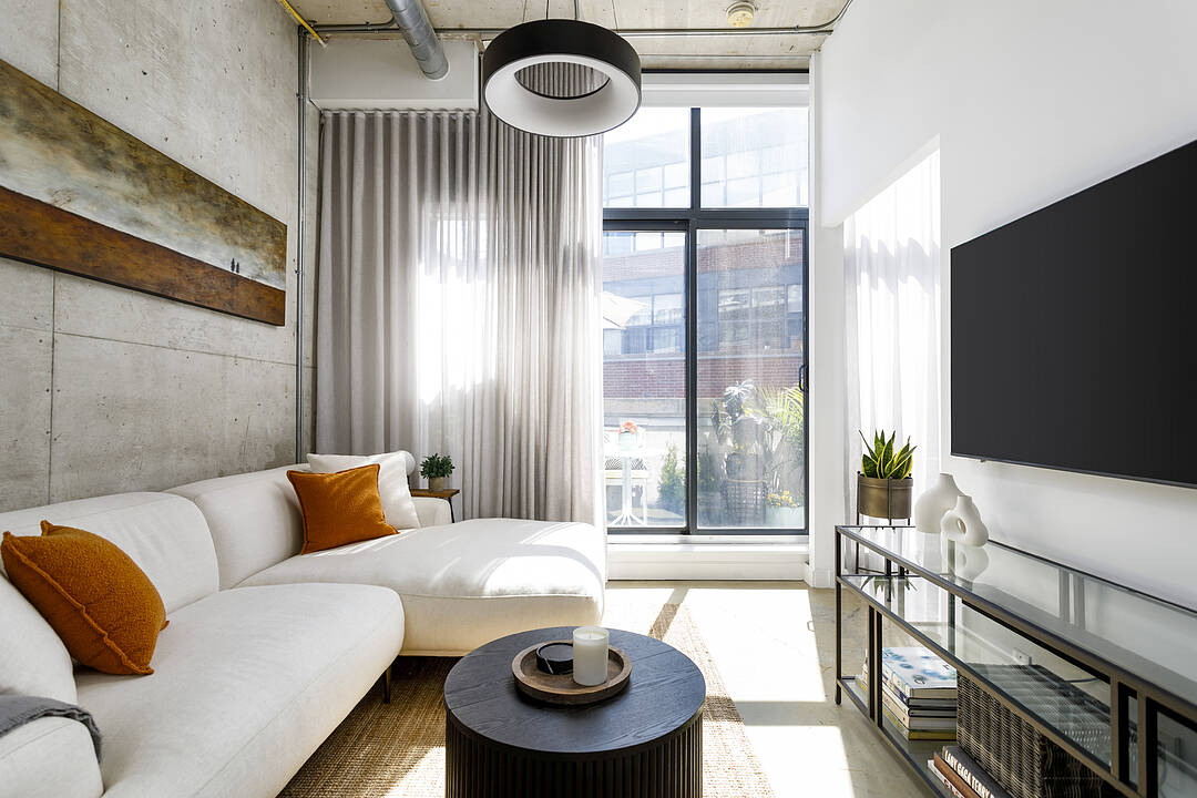 369 Sorauren Ave #402, Toronto, Ontario