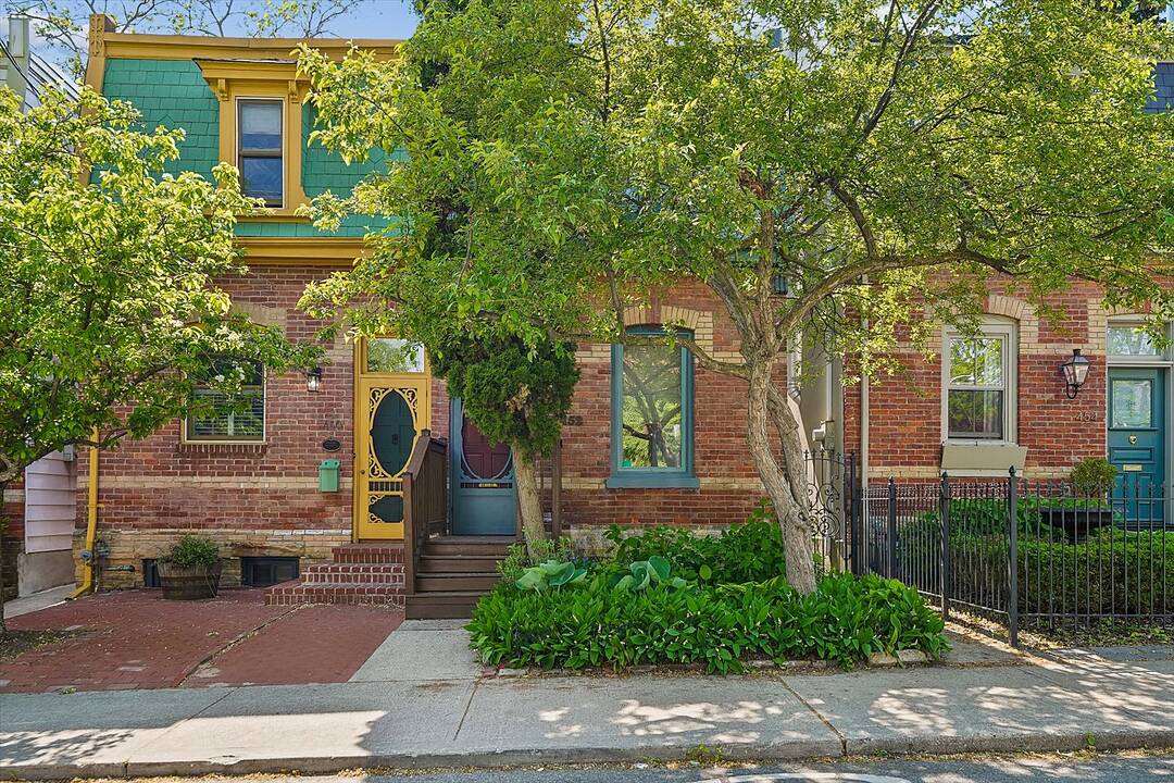 452 Sumach St, Toronto, Ontario