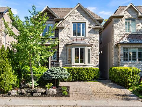 200 Donlea Dr, Toronto