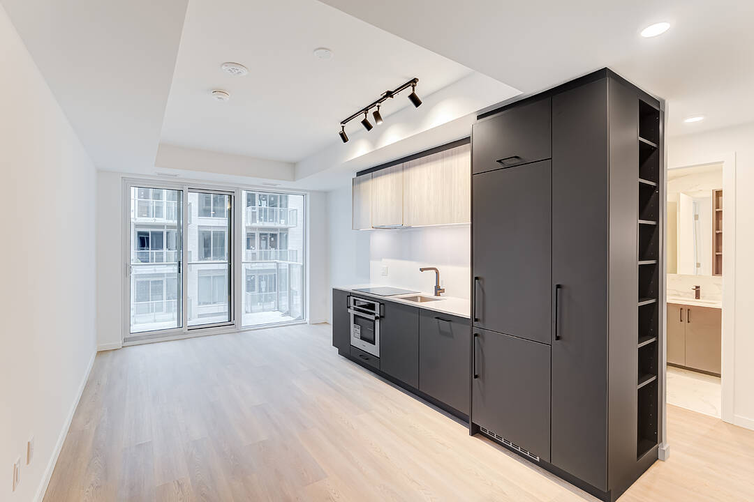 689 The Queensway #429, Toronto, Ontario