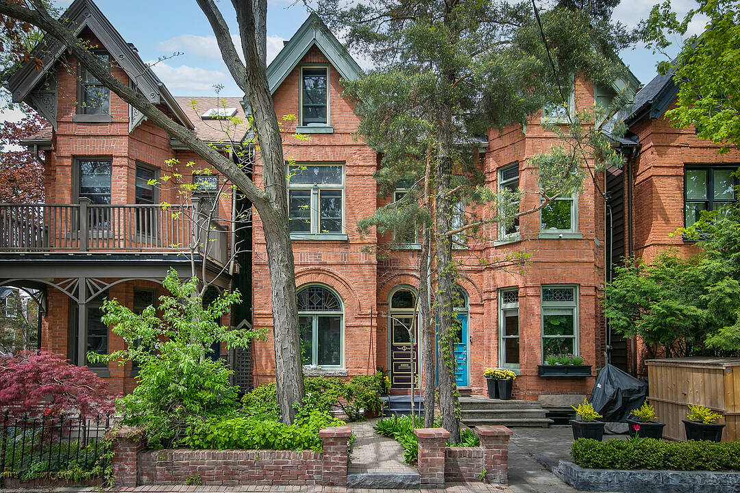 460 Wellesley St E, Toronto, Ontario