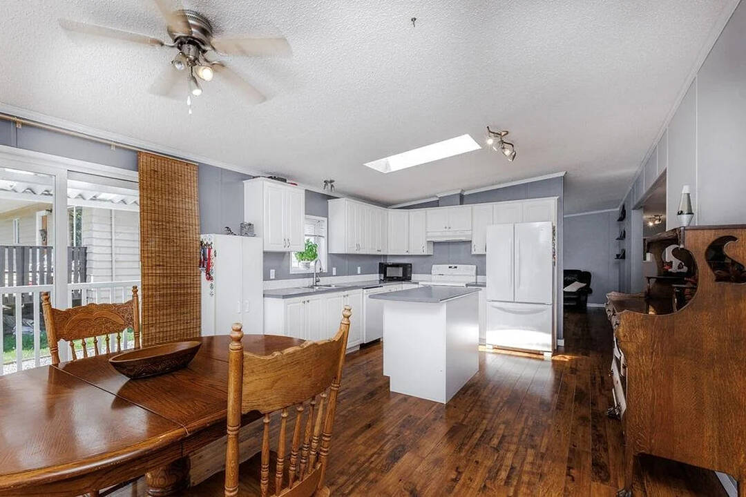 760 Hillcrest Road, Gibsons, British Columbia