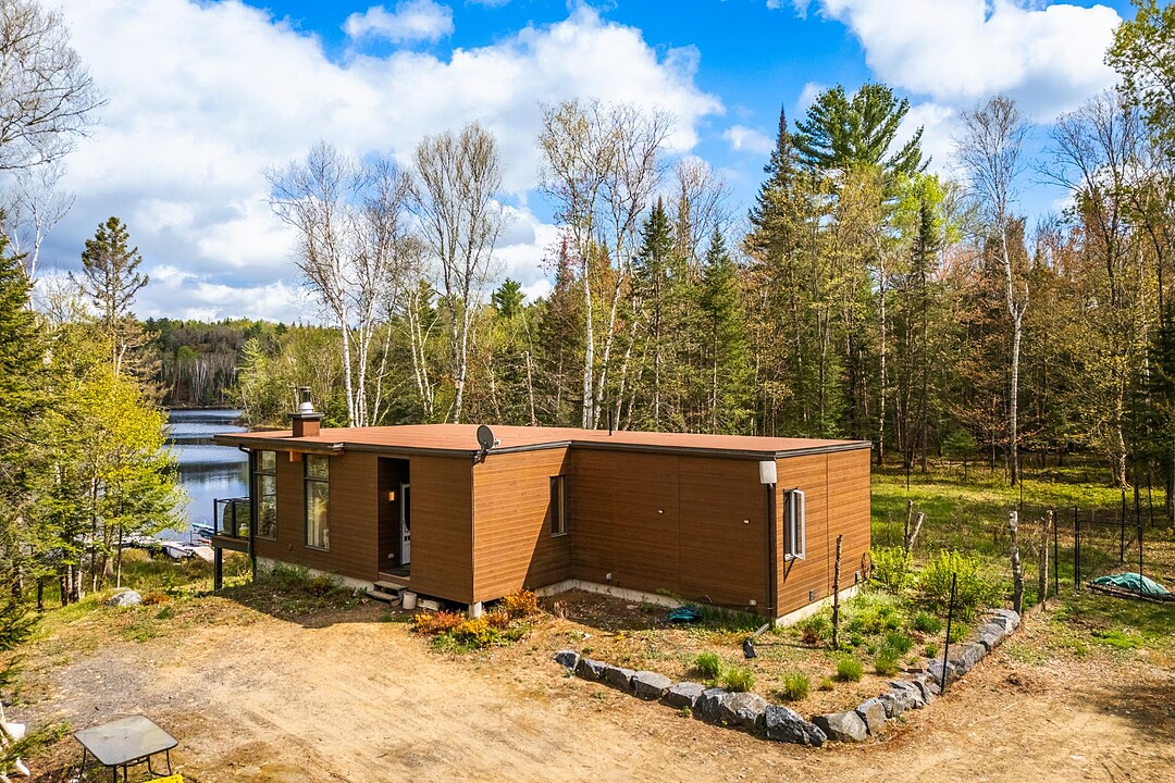 1680 Ch. du Lac-Lanthier E., Rivière-Rouge, Québec