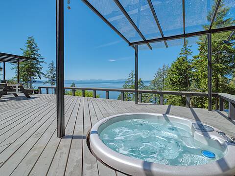 10991-10993 Sunshine Coast Highway, Halfmoon Bay