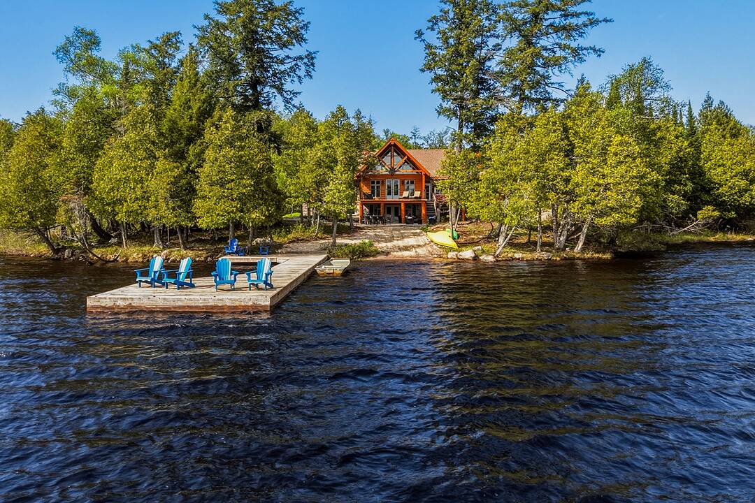 2889 Ahmic Lake Road, Magnetawan, Ontario