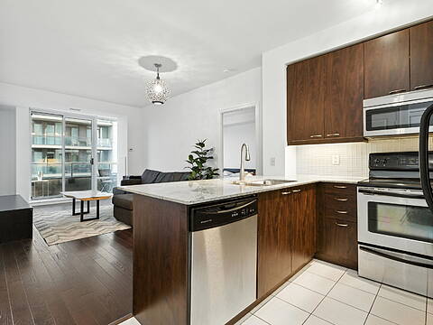 500 St Clair Ave W #502, Toronto
