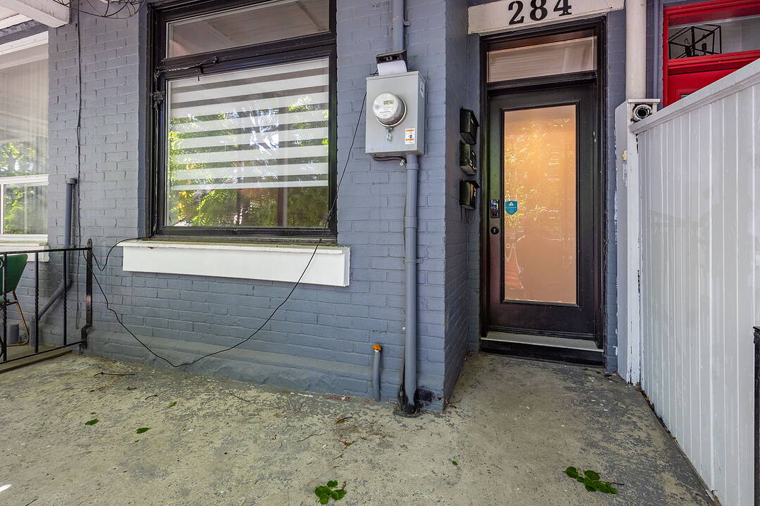 284 Euclid Ave #Main, Toronto, Ontario