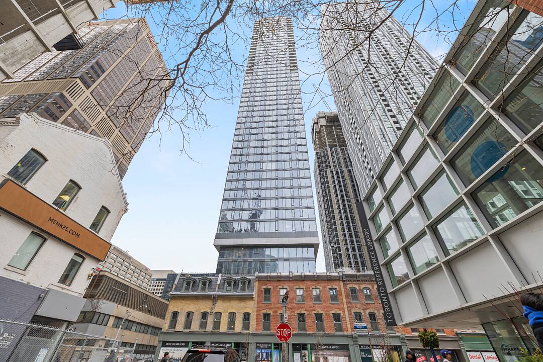 502 - 8 Cumberland St, Toronto, Ontario