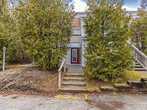 49 Trott Blvd #181, Collingwood