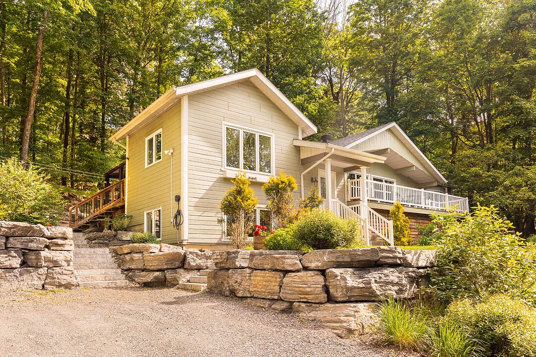 27 Rue du Rocher, Bromont, Québec