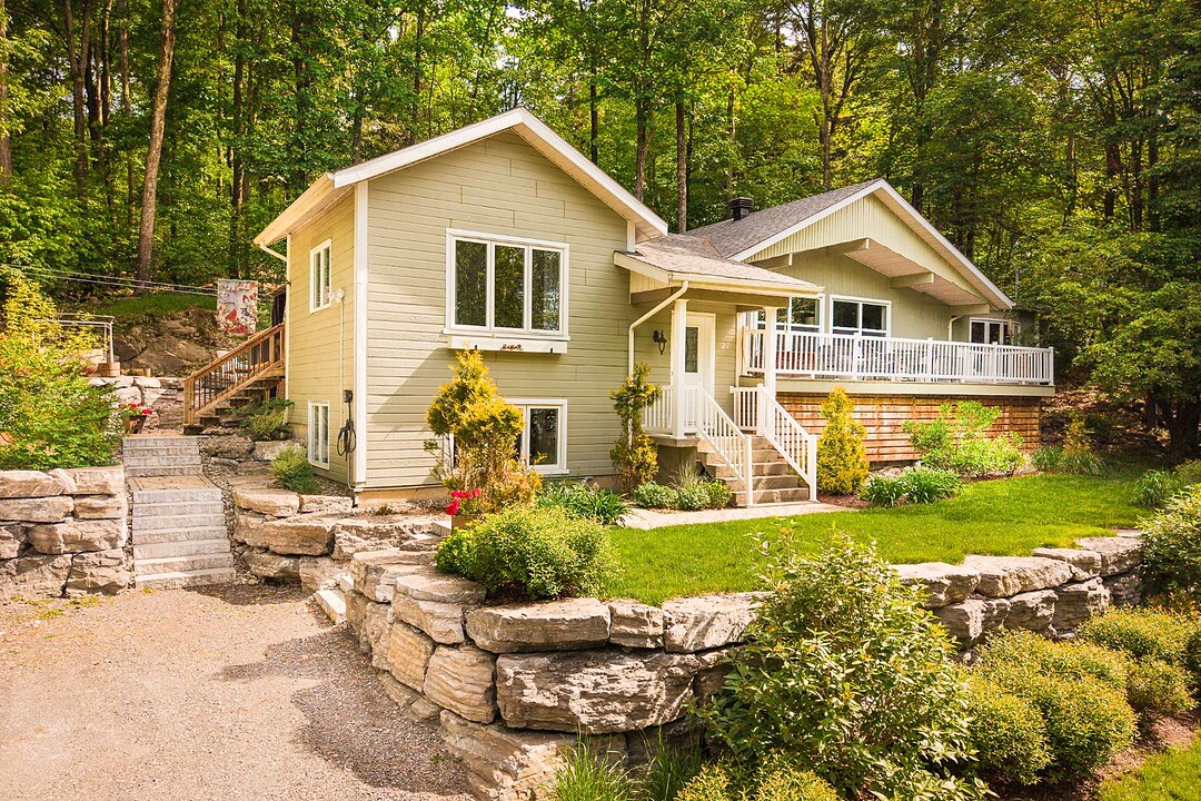 27 Rue du Rocher, Bromont, Québec