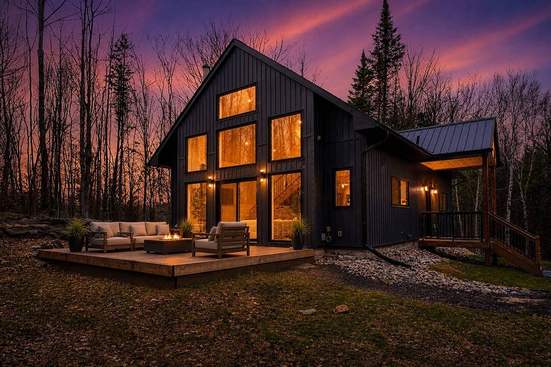 1315 North Drive, Dysart et al, Ontario