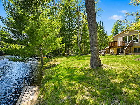 1072 Holiday Park Drive, Bracebridge