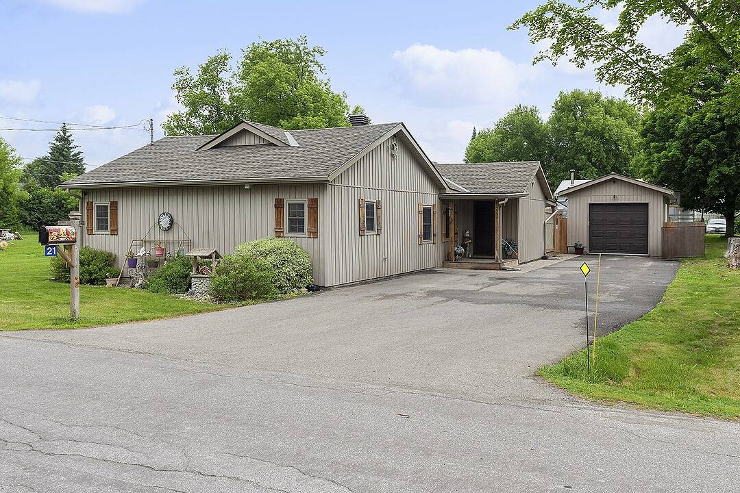 21 Alice Street, Smiths Falls, Ontario
