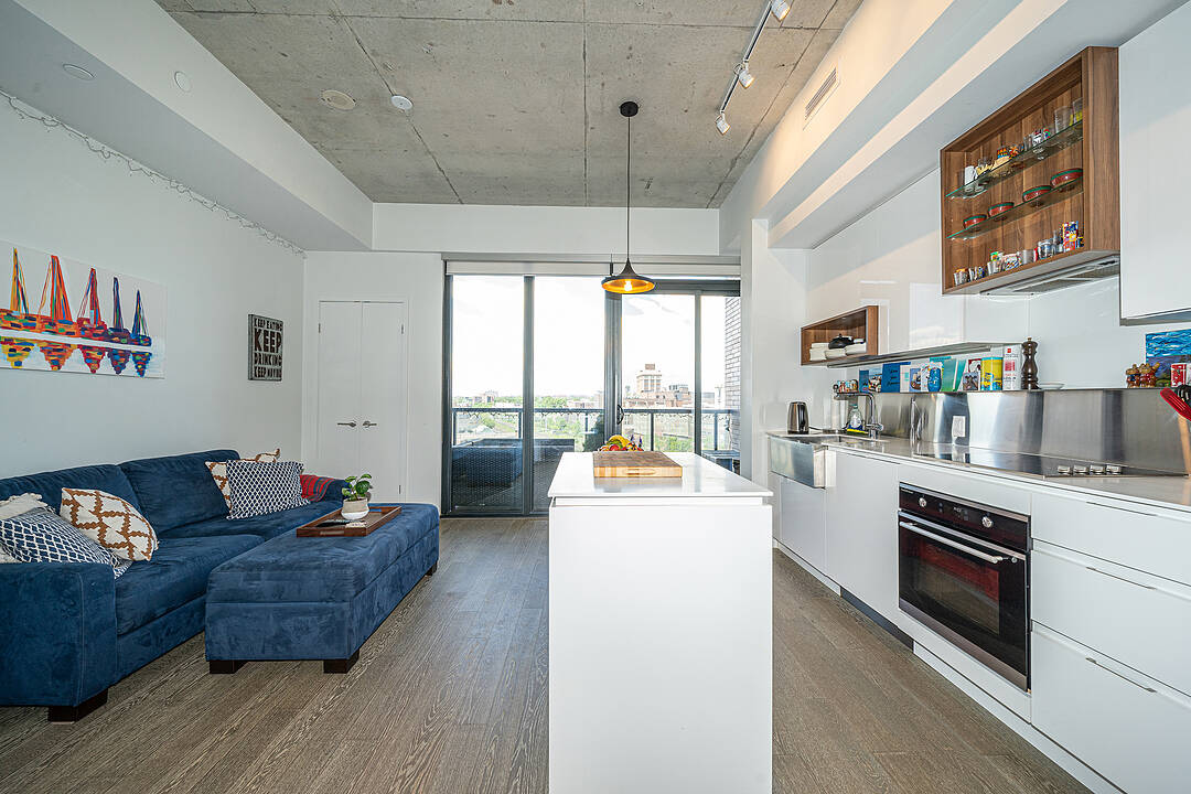 383 Sorauren Ave #807, Toronto, Ontario