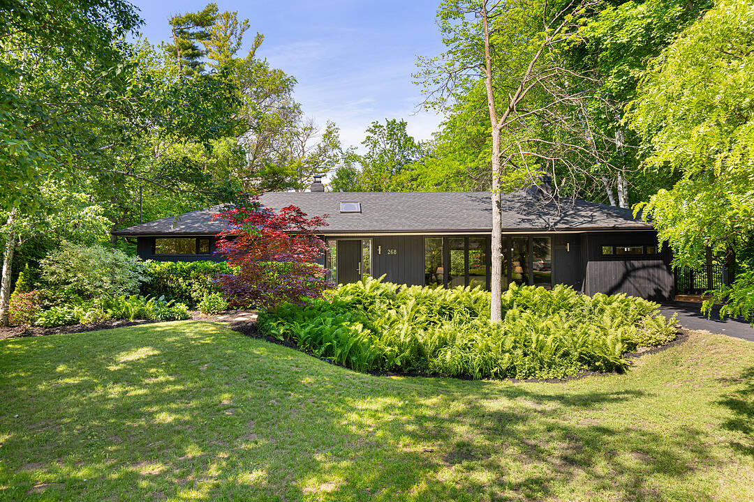 268 Woodland Dr, Oakville, Ontario