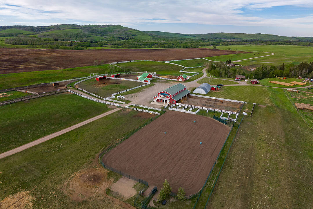 224253 434 Avenue West, Rural Foothills County, Alberta