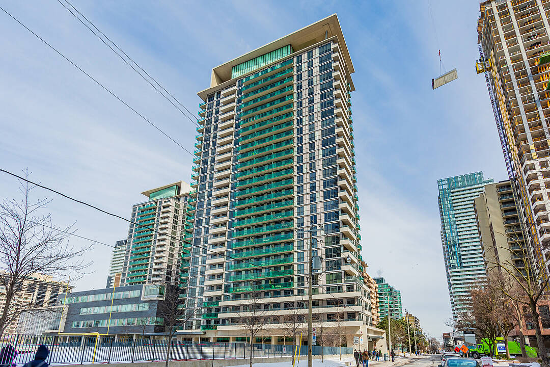 70 Roehampton Ave #2014, Toronto, Ontario