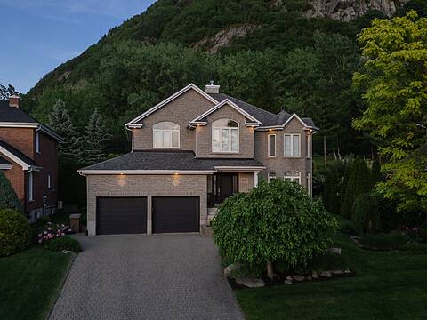 528 Rue de la Grotte, Mont-Saint-Hilaire